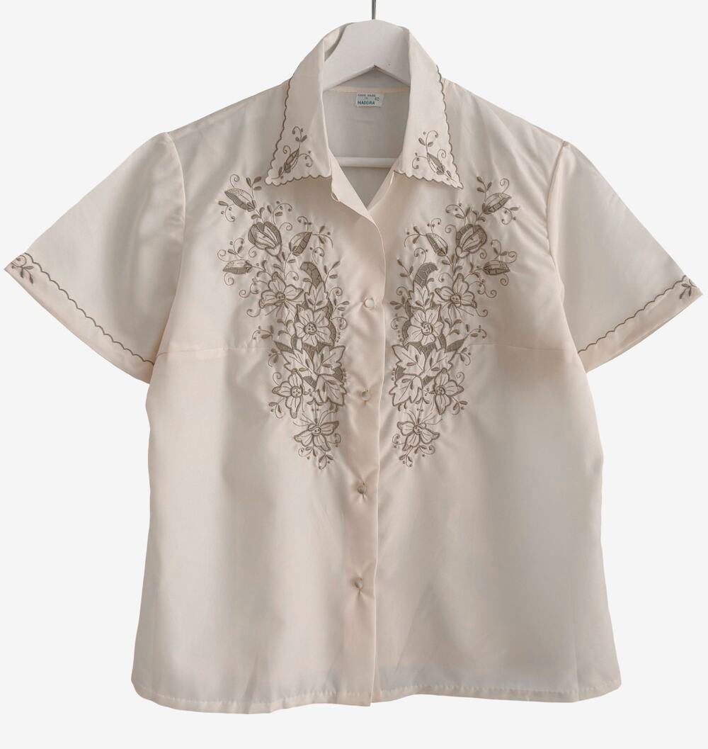 Vintage Madeira Portugal Hand Embroidered Button Up Blouse Scalloped Collar 40